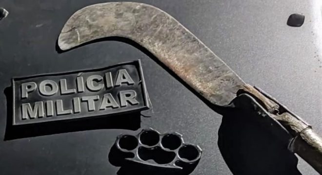 Homem ameaça ex-enteada com foice no Cariri dizendo que ela atrapalhou o seu relacionamento