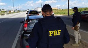 Norte-americano é preso no Ceará por furtar carro de luxo em Minas Gerais