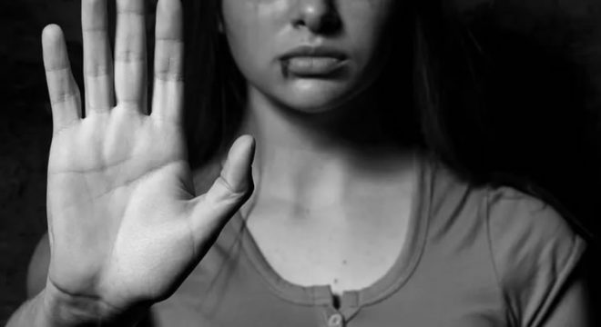 Homem é preso suspeito de agredir ex-namorada, filha de três anos e filho de seis meses