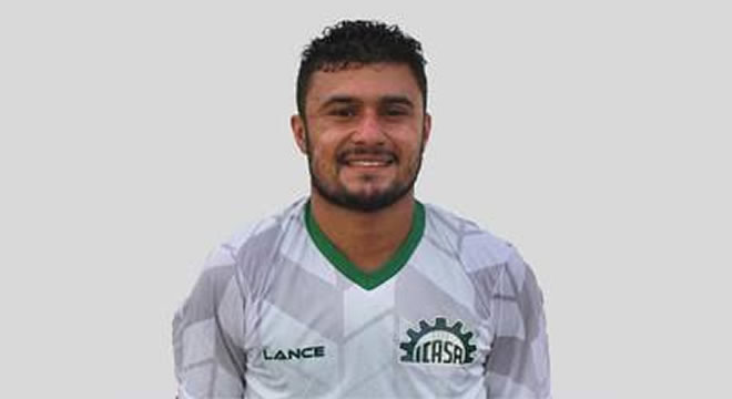 Campo Grande acerta com lateral Talisson