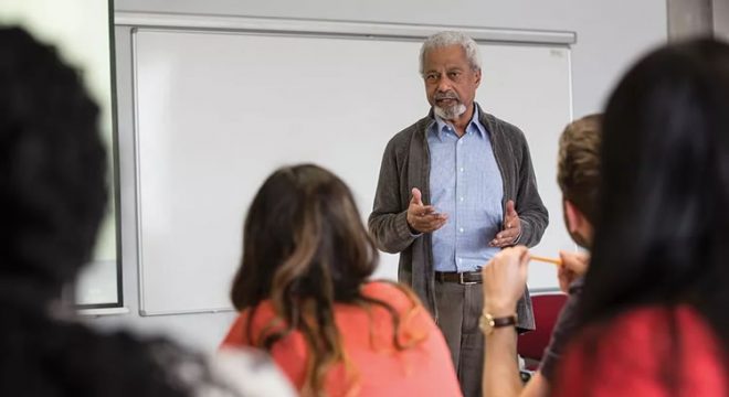 Abdulrazak Gurnah, romancista tanzaniano, ganha Prêmio Nobel de Literatura 2021