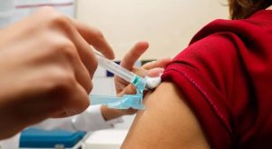 Após atraso, Secretaria da Saúde do Ceará afirma que distribuiu vacinas para aplicação da 2ª dose