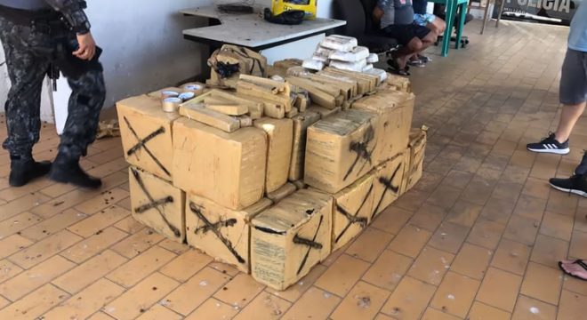 Cearense é preso na Argentina por suspeita de armazenar 780 kg de drogas em Fortaleza