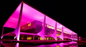 Bolsonaro pede para povo economizar energia, mas Presidência aumenta consumo