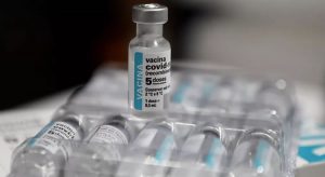 Mais de 186 mil doses de AstraZeneca vão ter 'entrega imediata' no Ceará