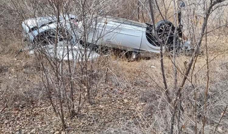 Colisão entre duas ambulâncias e carro particular deixa dois mortos no Ceará