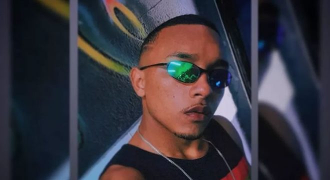 Cantor de funk, MC Black é encontrado morto na Praia da Leste-Oeste, em Fortaleza