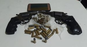 Polícia Militar prende trio suspeito de assaltar casa de professores em Jucás