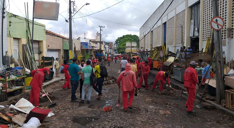 Via no entorno do mercado Senhora Santana é desocupada para revitalização