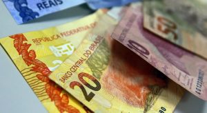 Segunda parcela do 13º salário será paga no dia 10 de dezembro para servidores do Ceará