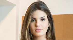 Camila Queiroz diz que foi punida após trocar Globo por Netflix