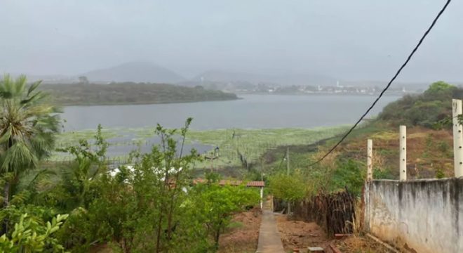 Chove em 28 cidades do Ceará nesta segunda-feira (8)