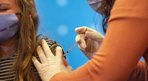 Agência europeia aprova vacina da Pfizer contra Covid para crianças de 5 a 11 anos