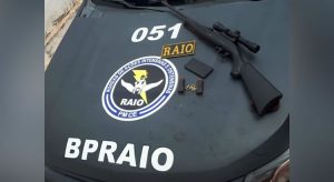 Dupla acusada de crimes no Cariri é presa com rifle em Crato