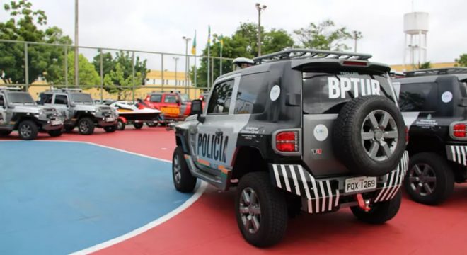 Tenente da PM é presa no Ceará por abandono de posto ao lavar farda suja por menstruação