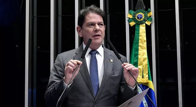 'Uma molecagem', diz Cid Gomes sobre operação da PF na qual é citado