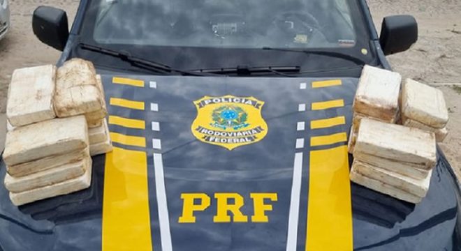 Cocaína avaliada em R$ 5,5 milhões é apreendida dentro de painel de carro no interior do Ceará
