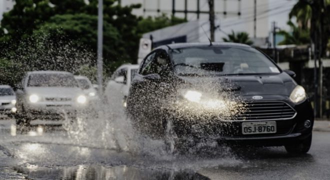Inmet emite alerta de fortes chuvas para 97 municípios do Ceará