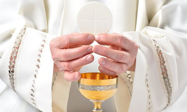 Âmbulas com hóstias consagradas são furtadas de capela em Barbalha