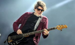 Branco Mello, dos Titãs, tem alta do hospital depois de passar por cirurgia para retirada de tumor