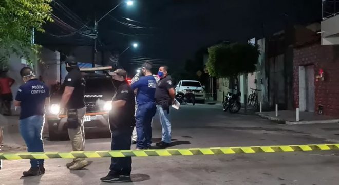 Vigilante de férias no Ceará reage a assalto e é morto a tiros na frente do filho de 6 anos