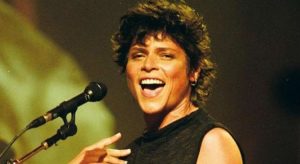 Há 20 anos, Brasil perdia Cássia Eller com carreira promissora