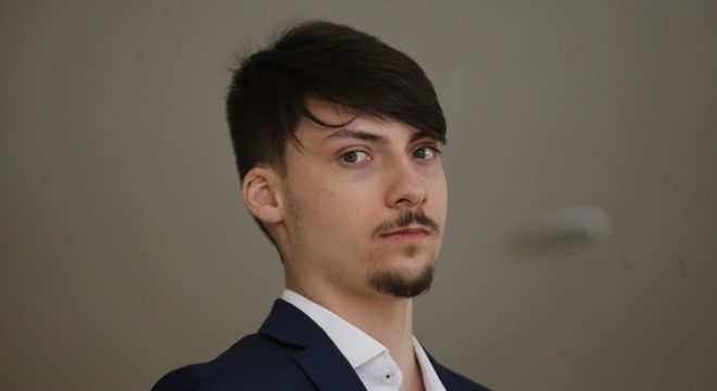 Jair Renan não aparece para depor em inquérito sobre negócios de sua empresa