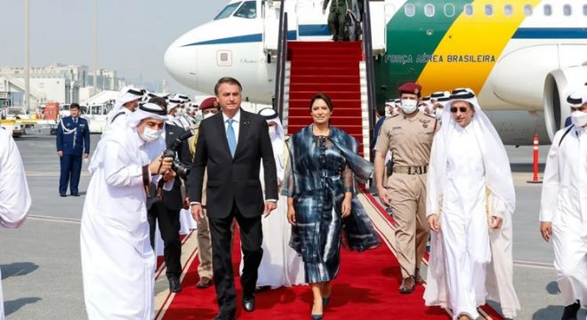 Governo Bolsonaro gastou quase R$ 4 milhões em viagem ao Oriente Médio