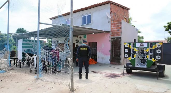 Três pessoas são presas pela chacina em Fortaleza e armas são apreendidas
