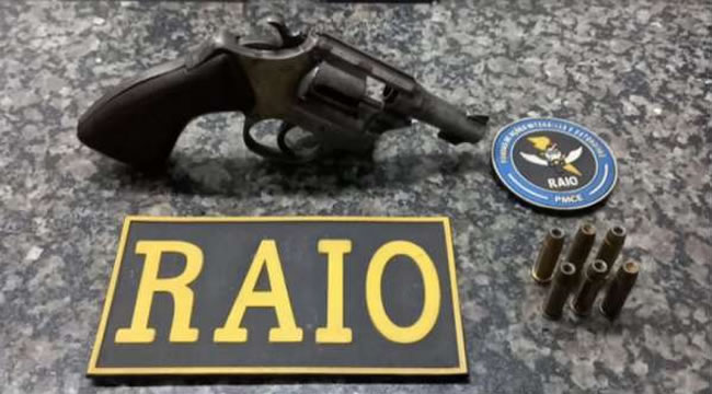 Após denúncia anônima, suspeito é preso em flagrante por posse ilegal de arma de fogo no Crato