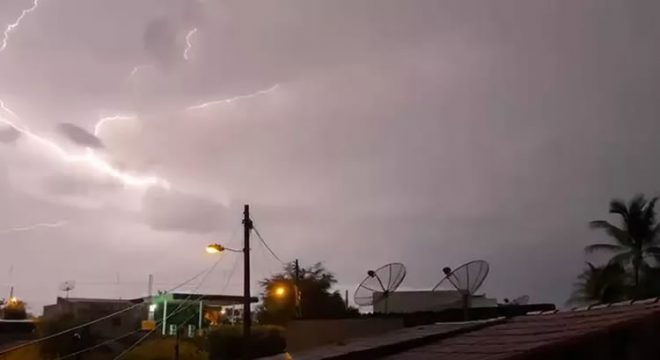 Ceará pode ter chuvas em todas as regiões até esta terça-feira, diz Funceme