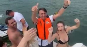 Bolsonaro já gastou mais com cartão corporativo do que Dilma e Temer em 4 anos