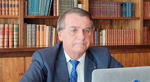 Bolsonaro volta a culpar governadores por inflação, ignorando Banco Central