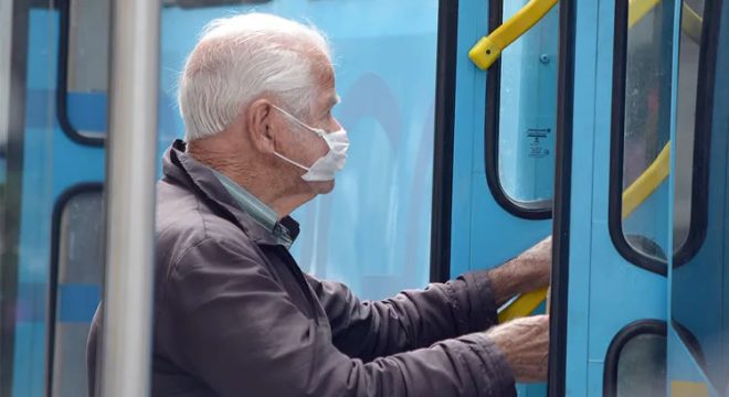 Governo discute vale-transporte para idosos de baixa renda para evitar reajuste