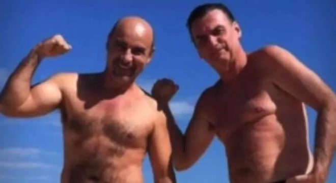 Queiroz posta vídeo ao lado de Bolsonaro em tom de campanha