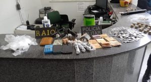 Raio apreende maconha, crack, cocaína e revólver, em Iguatu