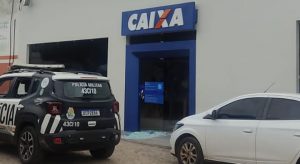Idoso é trazido a Polícia Federal em Juazeiro após quebrar porta da CEF de Mauriti
