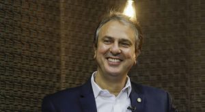Camilo antecipa pagamento de rateio do Fundeb para servidores da Educação