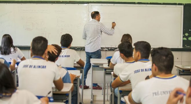 Prefeitos da Amcoeste se reúnem com Aprece e Undime para debater reajuste para professores