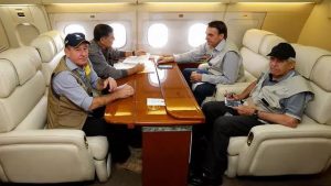 Bolsonaro libera classe executiva em voos internacionais para ministros