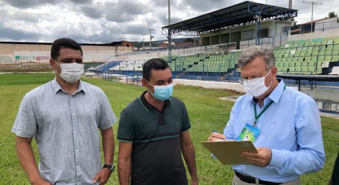 Federação realiza vistoria para aprovação de laudos de engenharia do estádio Inaldão