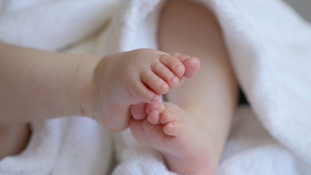 baby-gf629f68f9_640-640x360