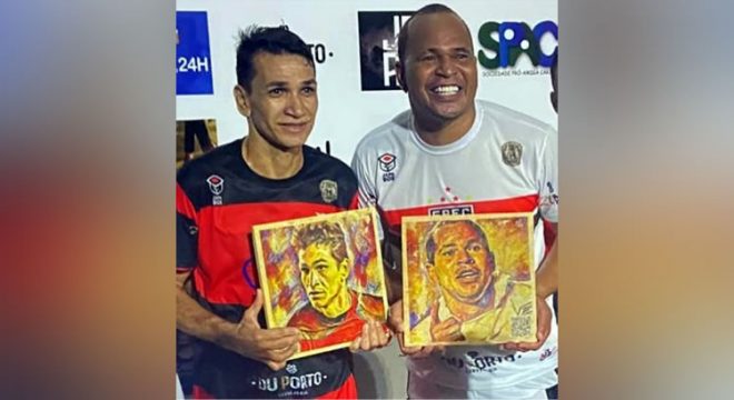 Aloísio Chulapa e Ronaldo Angelim recebem homenagem em jogo festivo no Crato