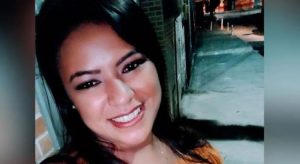 Mulher é morta a facadas pelo ex-marido que não aceitava o fim do relacionamento