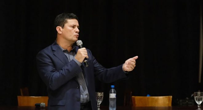 'Votaria numa cabra para não votar em Lula ou Bolsonaro', diz Moro