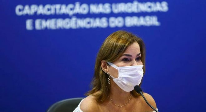 'Capitã cloroquina' deixa Saúde e recebe cargo no Ministério do Trabalho