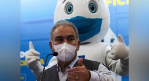 Queiroga diz que pais têm que convencer crianças a tomar vacina contra Covid