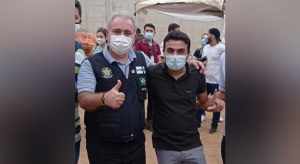 Vereador faz 'L' de apoio a Lula em foto com Queiroga, ministro de Bolsonaro