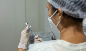 Juazeiro aplica segunda e terceira doses da vacina contra a covid-19 nesta quinta-feira (3)