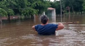 Chuva alaga ruas na Grande Fortaleza e interior do Ceará